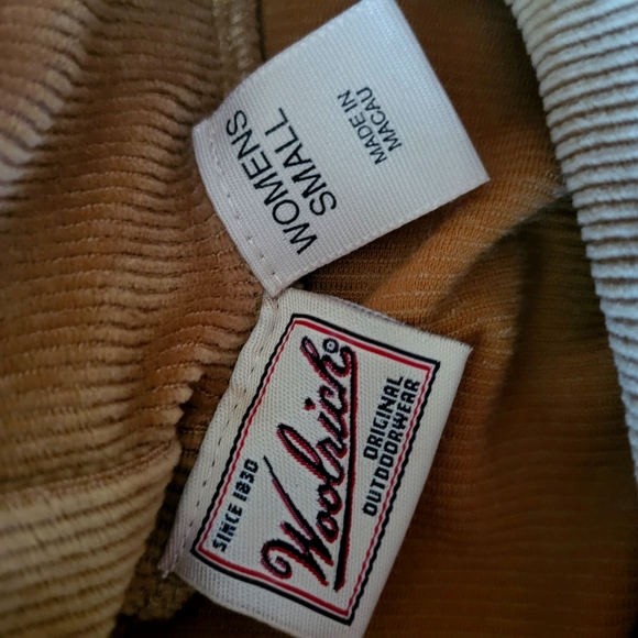 Woolrich super soft Golden Caramel corduroy turtle neck sweater - Picture 5 of 6
